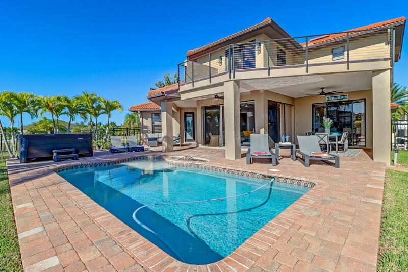 Book The Top Cape Coral Vacation Rentals | Cape Coral Vacation Homes | MHB